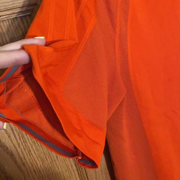 Men’s Nike Dri-fit workout shirt - Picture 3 of 5